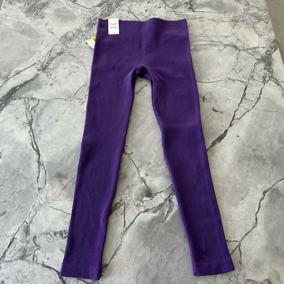 3 Set Ribbed Leggings 🖤💜💚 - Picture 4 of 6